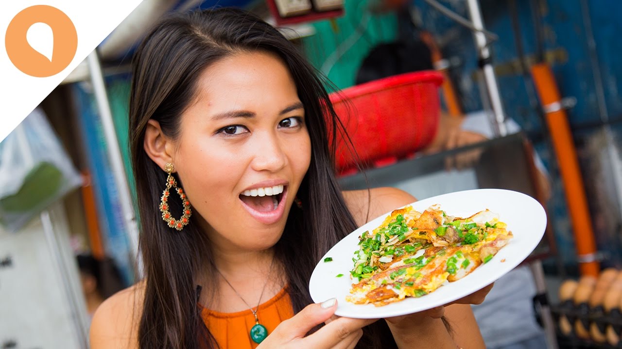 Saigon Street Food: Bot Chien - The Christina's Blog