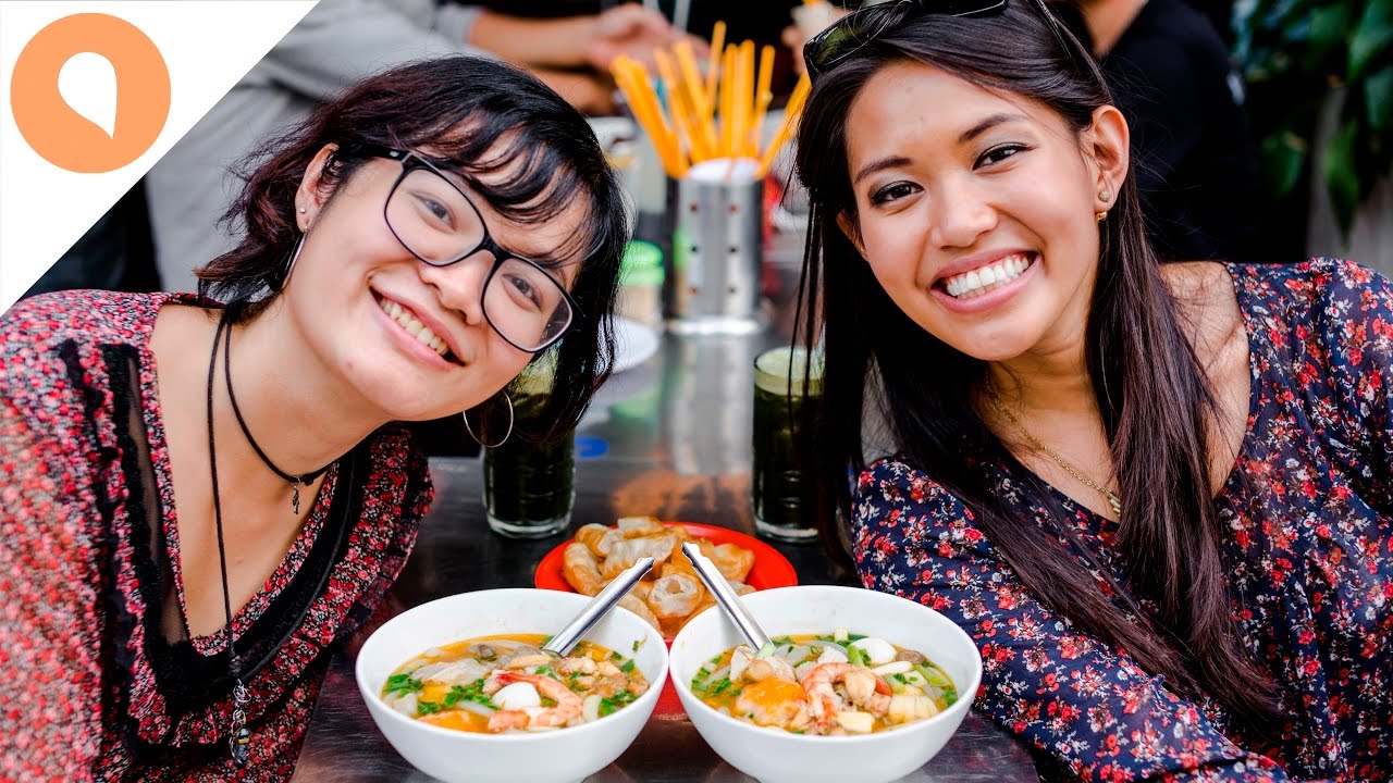 Saigon Street Food: Crab Tapioca Noodle (Banh Canh Cua) - The Christina's Blog