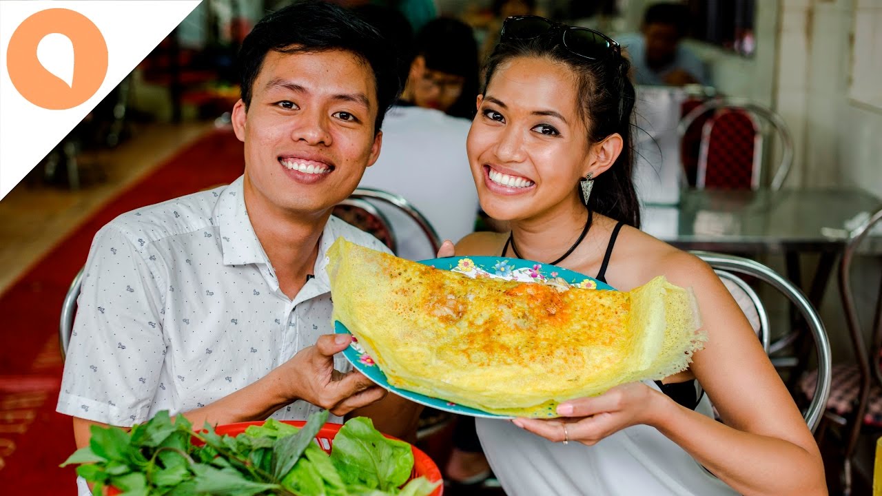 Saigon Street Food: Vietnamese Pancake (Banh Xeo) - The Christina's Blog