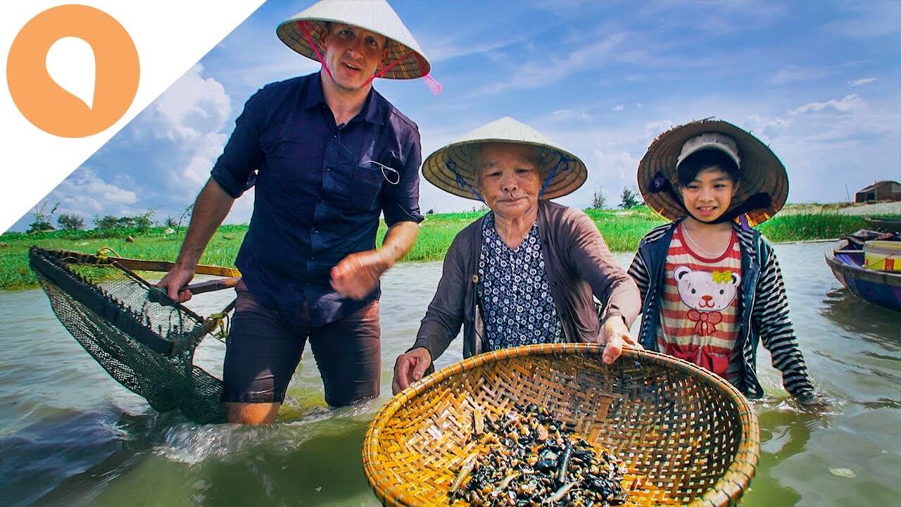 Clam Digging And Clam Food: Beautiful Cultural Traits of Hoi An, Vietnam - The Christina's Blog