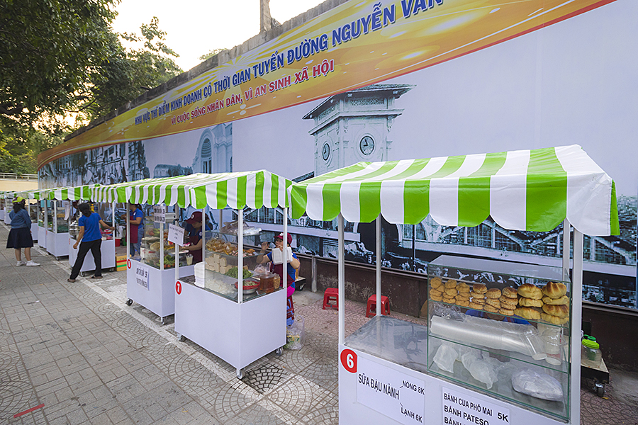 A New Food Street in Saigon - Nguyen Van Chiem Street - The Christina's Blog