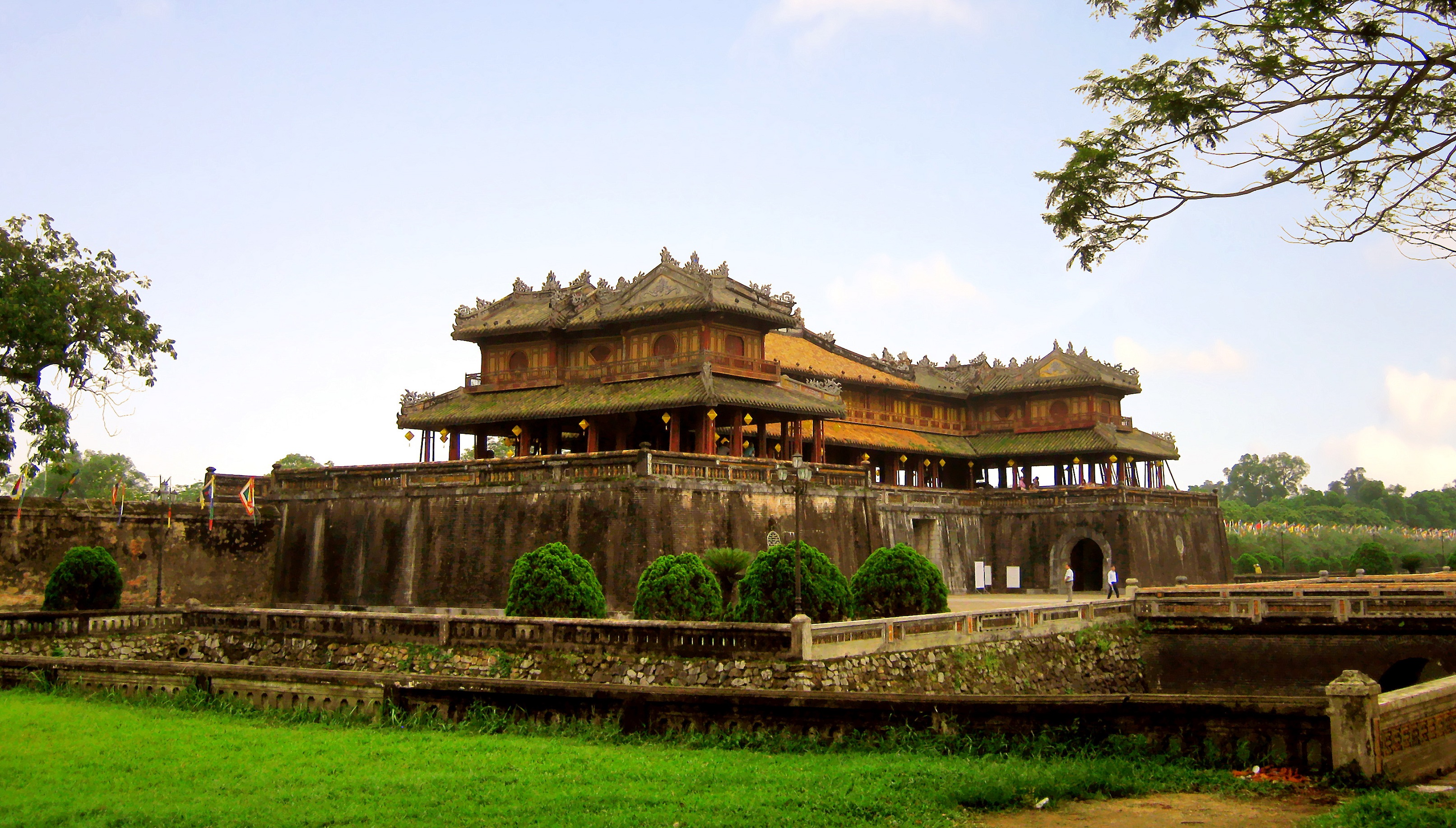 visit hue vietnam