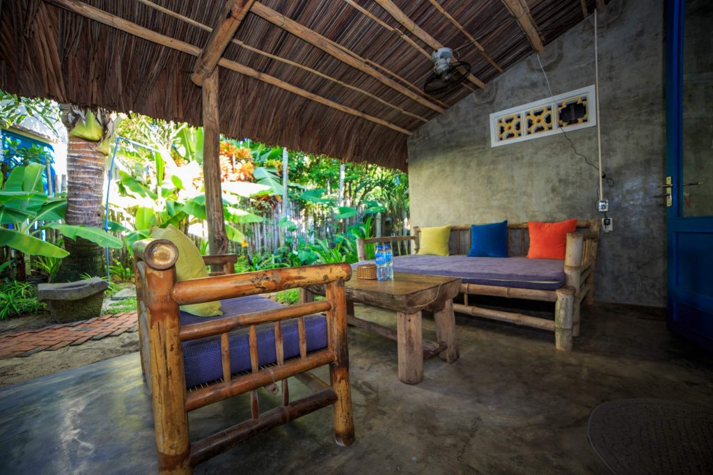 Beach-front-room-Hideaway-garden