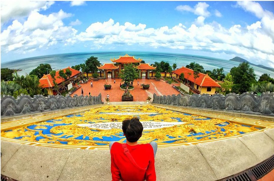 ho-quoc-pagoda-phu-quoc