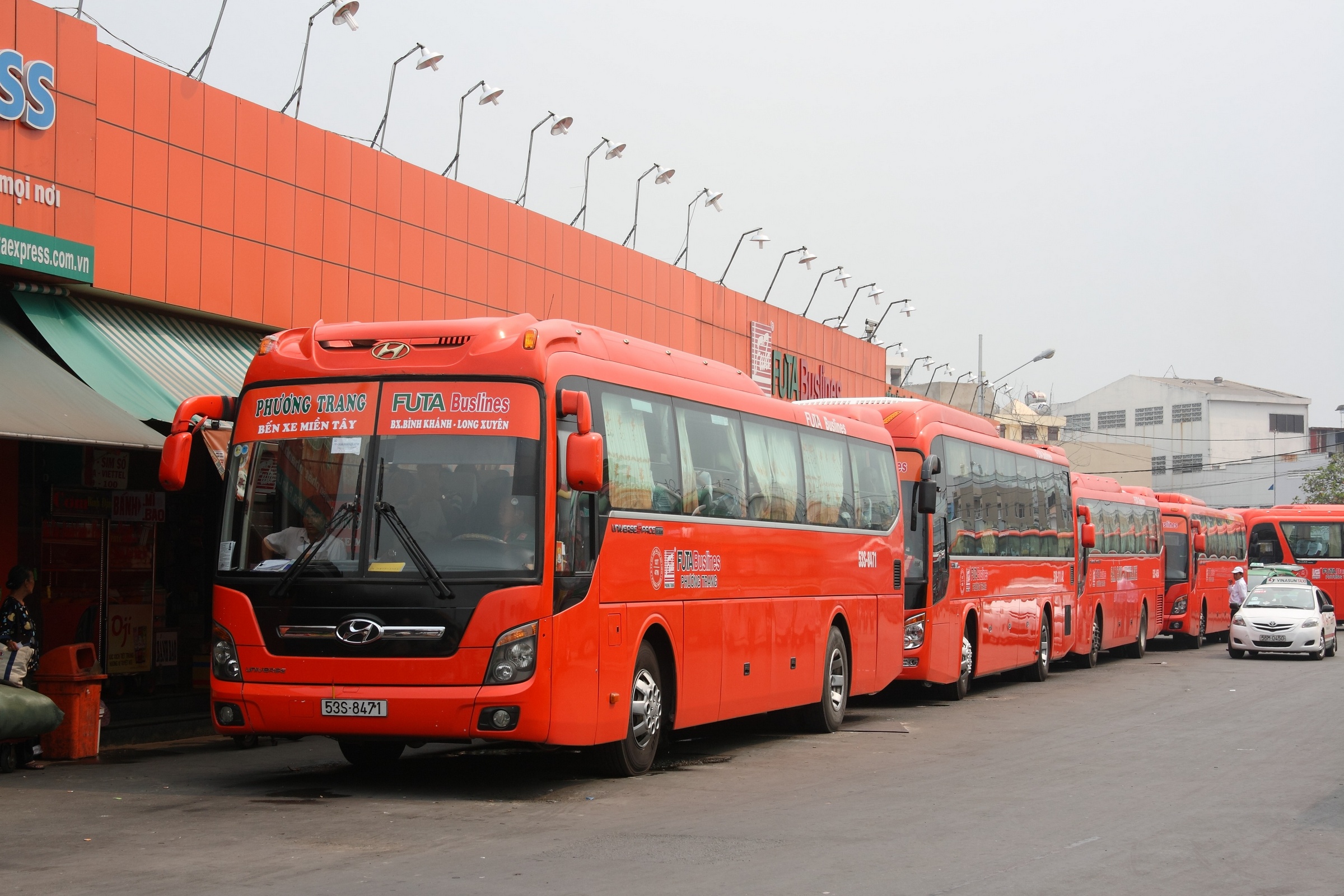 FUTA_Buslines_terminal_in_Ho_Chi_Minh_City