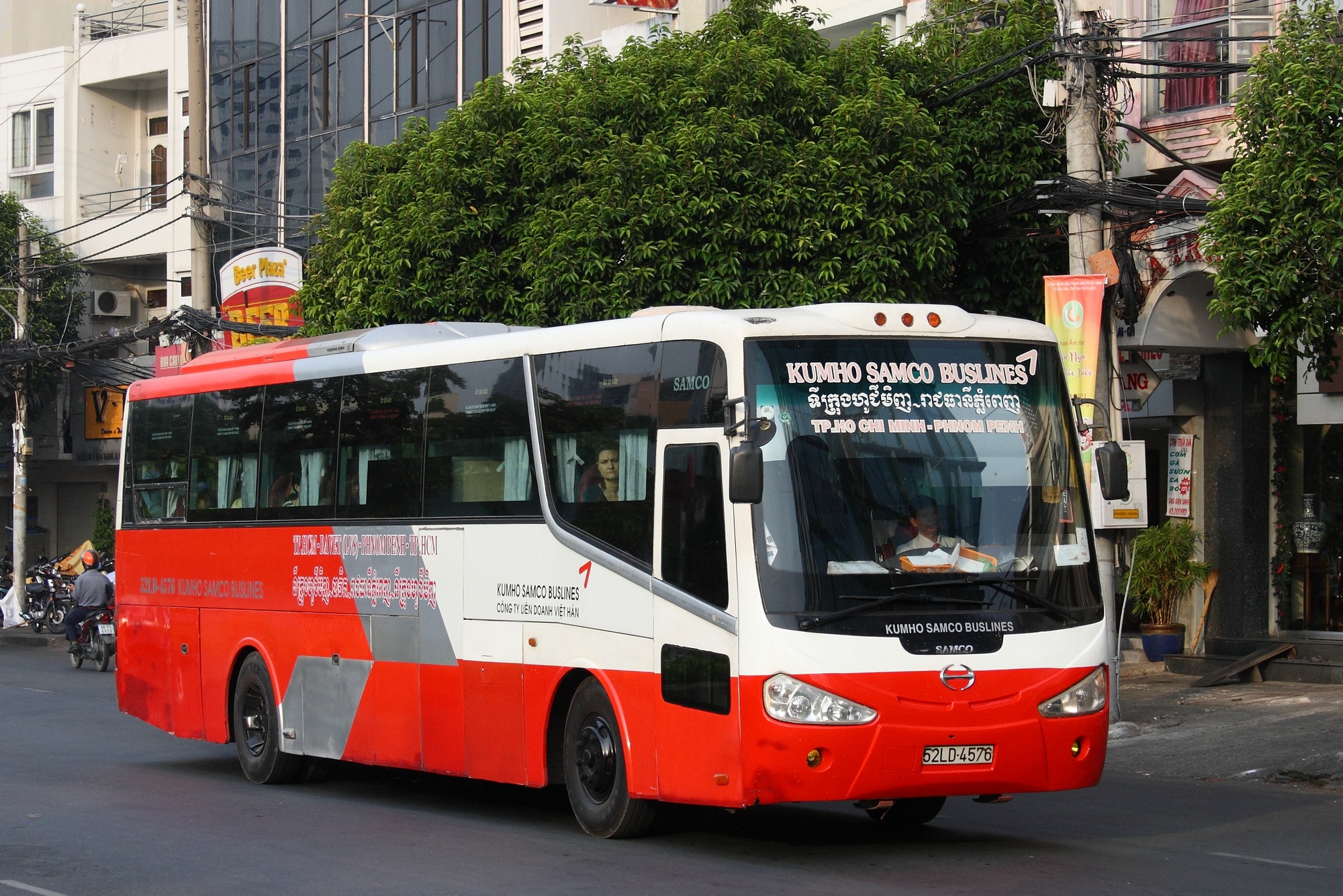 kumho-samco-bus-hcmc