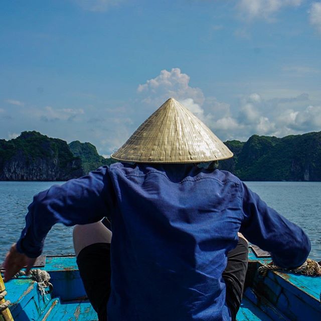 halong-bay-vietnam